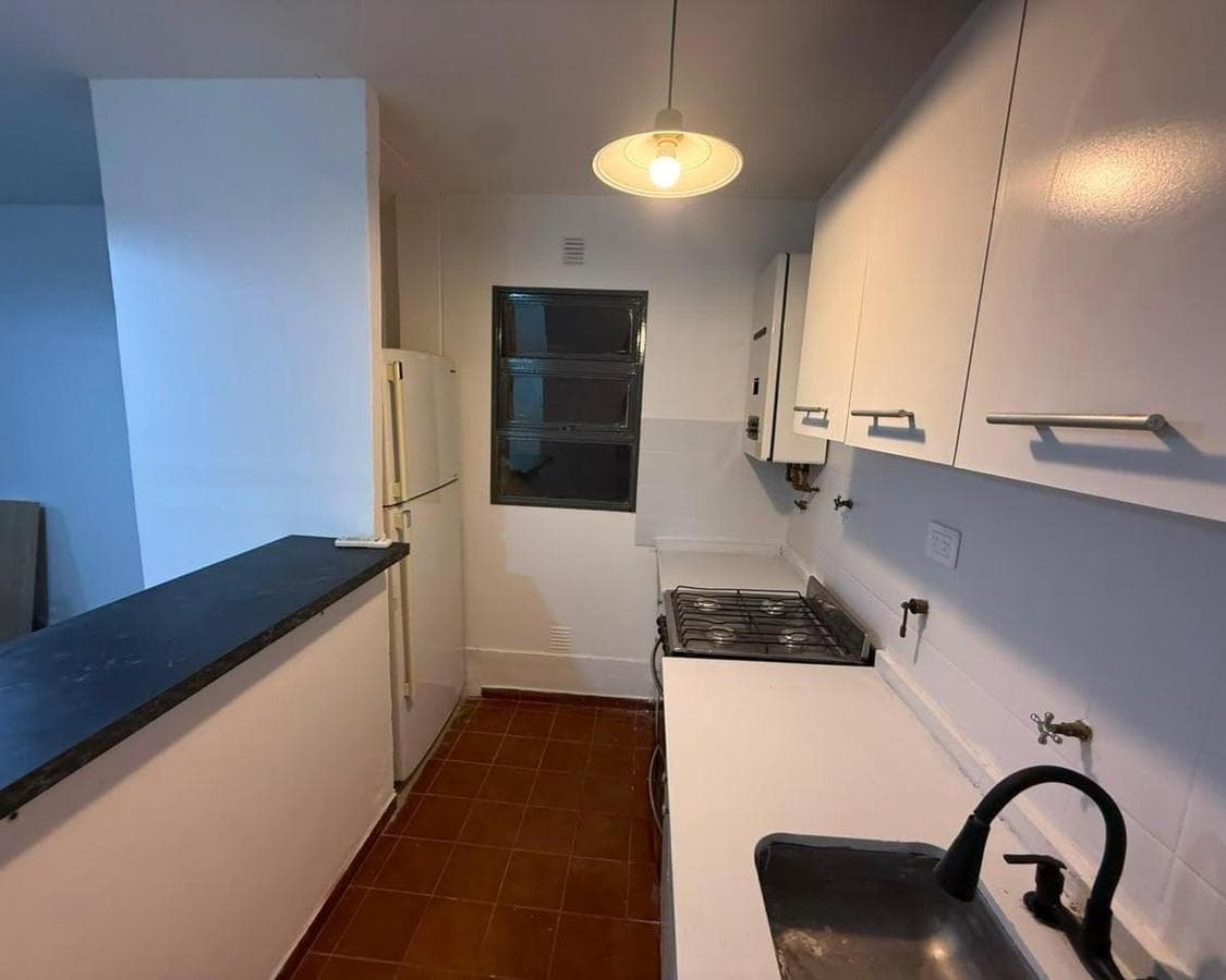 FOR SALE: GREAT DEAL, EXCELLENT LOCATION, RENOVATED AND FURNISHED - PLAZA COLON -