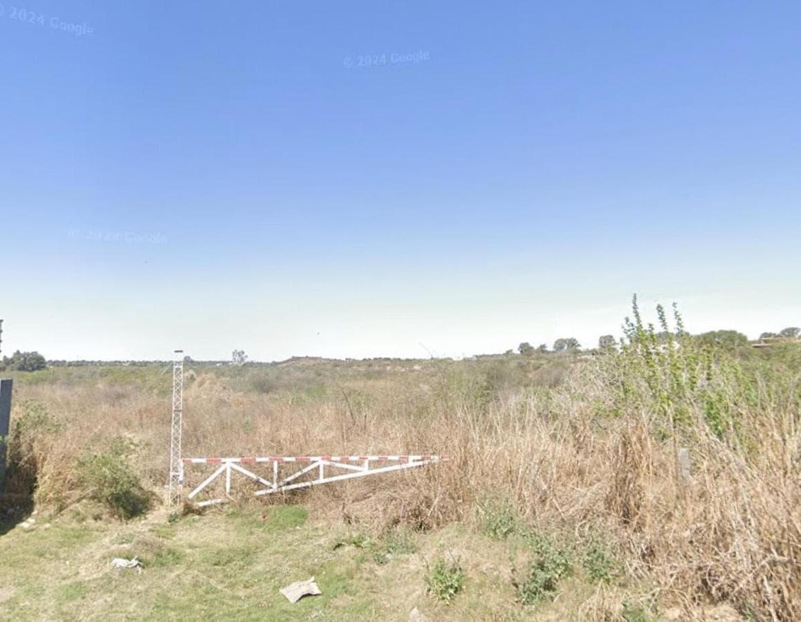 FOR SALE: IDEAL HOUSING LOT IN LA CAROLINA