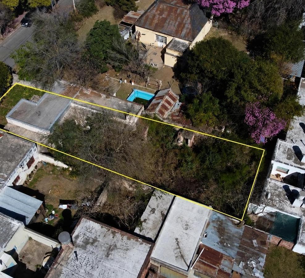 Lot for Sale in the Villa Cabrera Neighborhood - Shopping District -