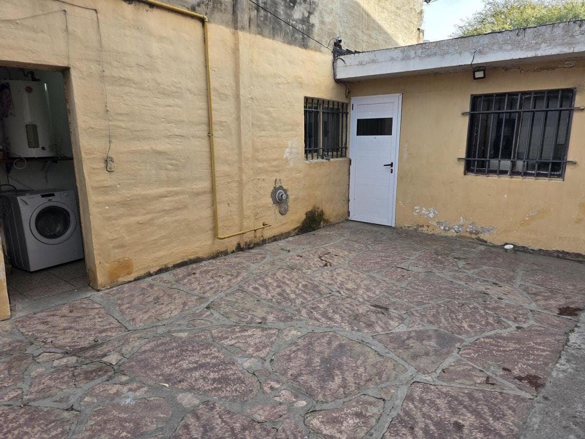 HOUSE FOR SALE: 3 BEDROOMS, 2 APARTMENTS IN VILLA CARLOS PAZ