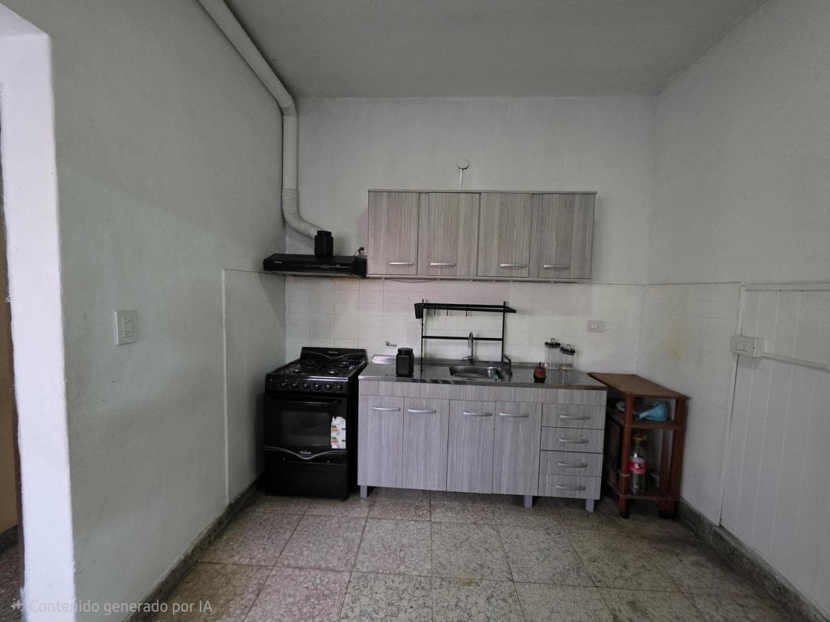 HOUSE FOR SALE: 3 BEDROOMS, 2 APARTMENTS IN VILLA CARLOS PAZ