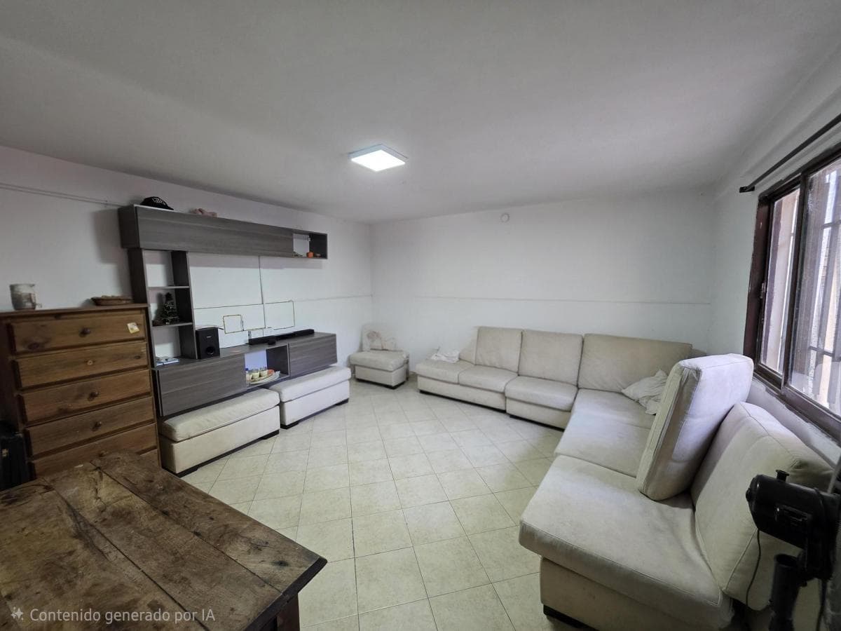 HOUSE FOR SALE: 3 BEDROOMS, 2 APARTMENTS IN VILLA CARLOS PAZ
