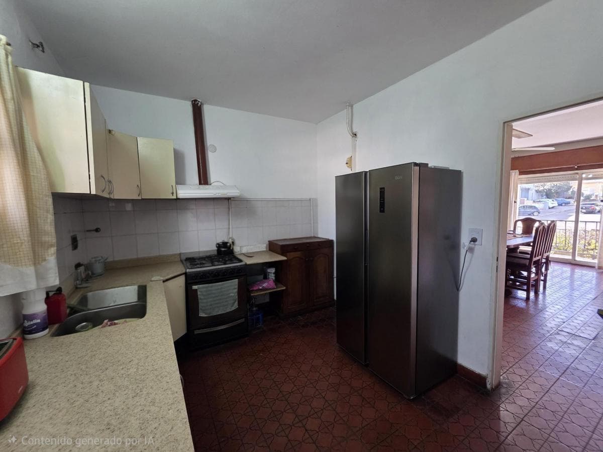 HOUSE FOR SALE: 3 BEDROOMS, 2 APARTMENTS IN VILLA CARLOS PAZ
