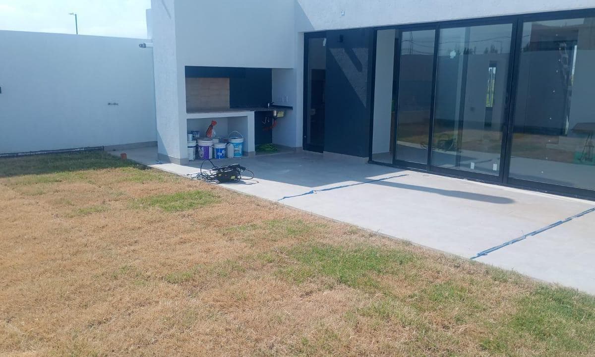 3-BEDROOM DUPLEX FOR SALE IN PRADOS DE MANANTIALES