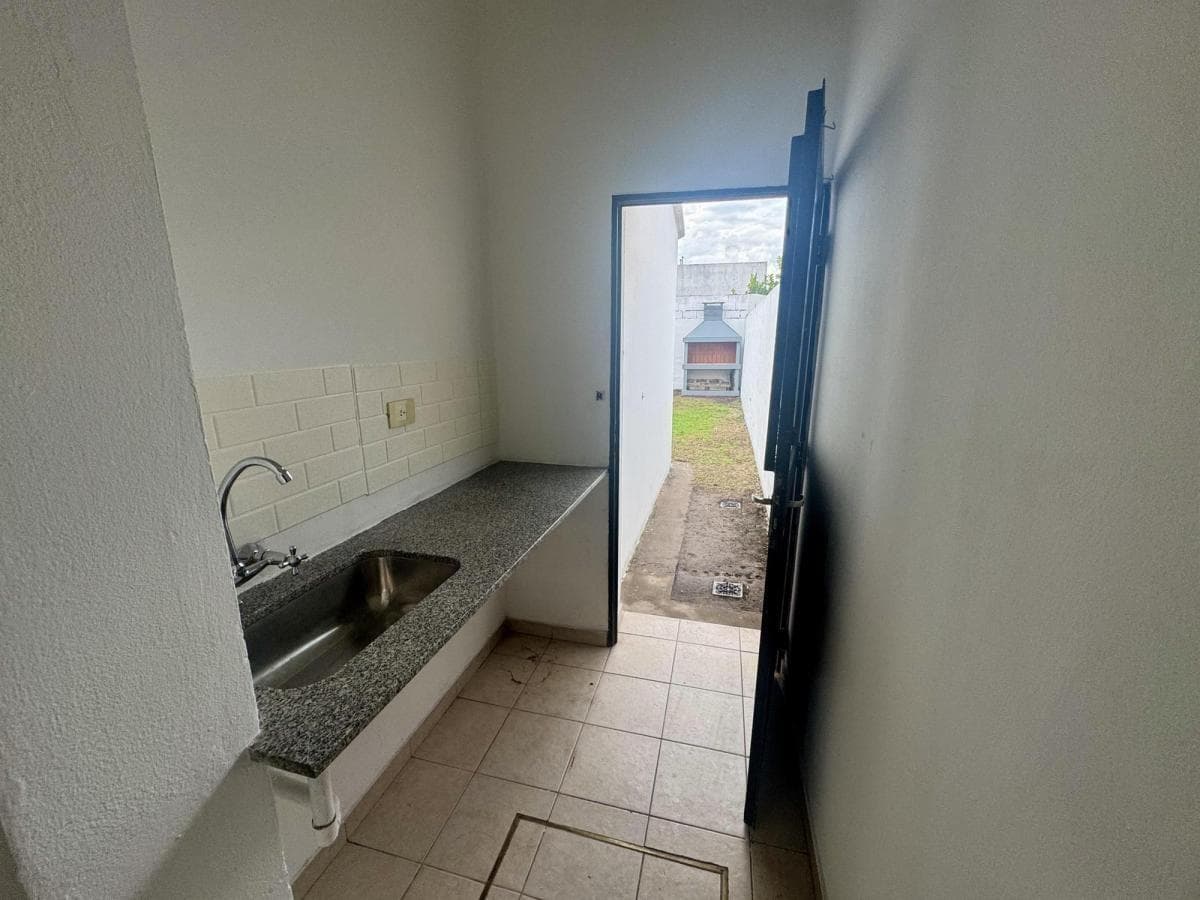 HOUSE FOR SALE: 2 BEDROOMS, LAS PALMAS NEIGHBORHOOD