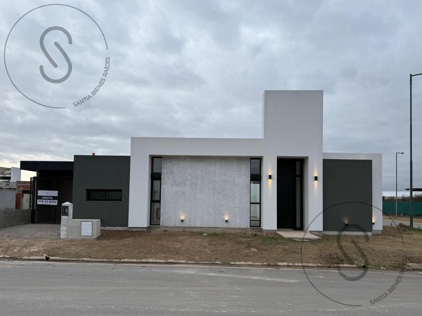 2-BEDROOM HOUSE FOR SALE IN RINCONES DE MANANTIALES