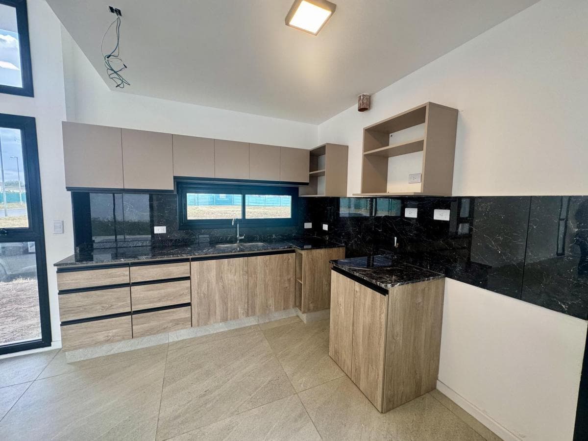 2-BEDROOM HOUSE FOR SALE IN RINCONES DE MANANTIALES