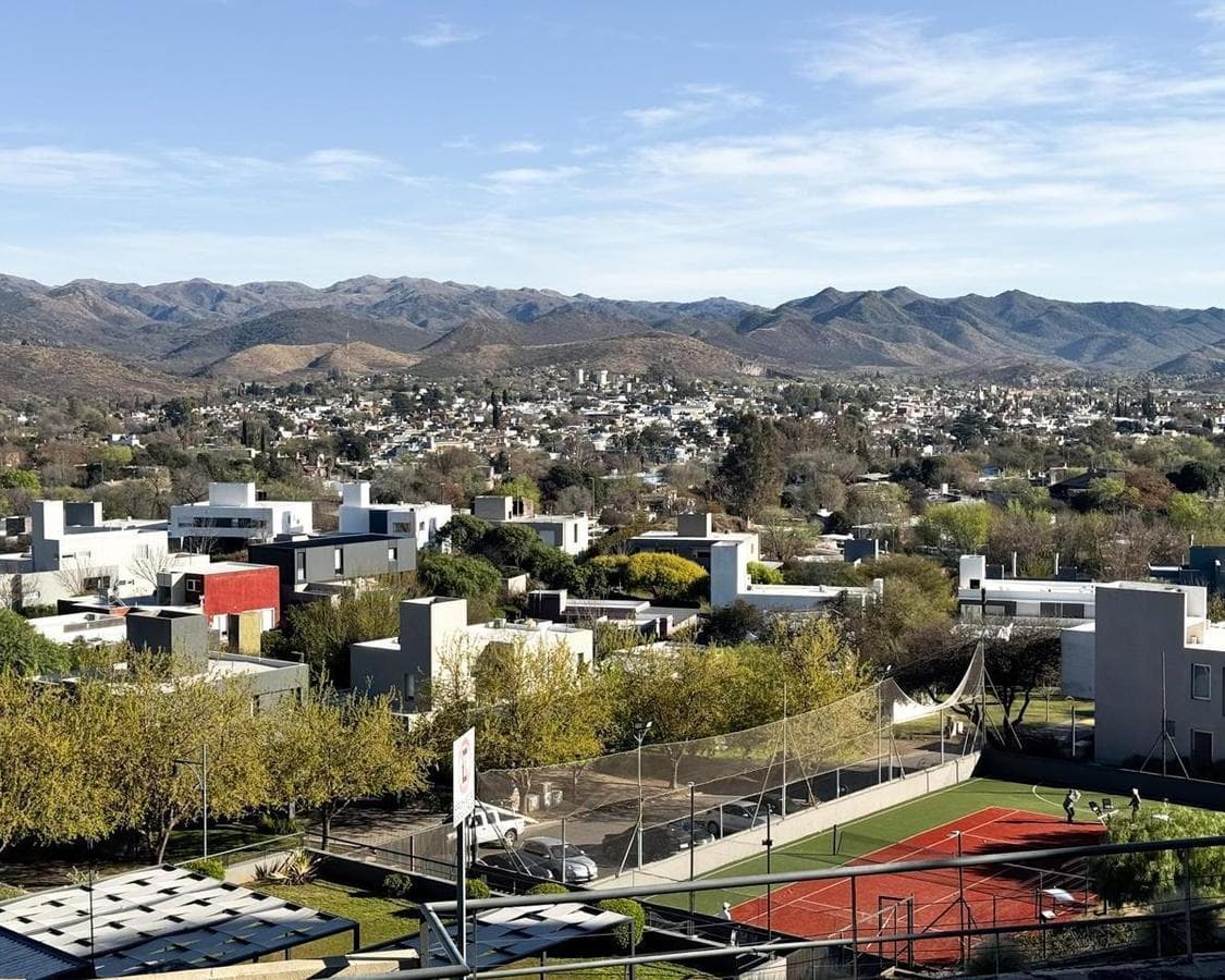 TWO-BEDROOM, TWO-BATHROOM APARTMENT FOR SALE IN LA CUESTA RESIDENTIAL COMPLEX