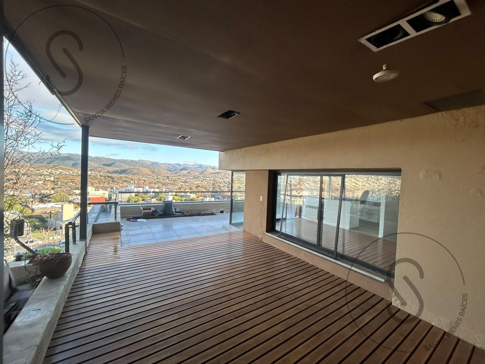 VENTA DEPTO 3 DORM CON 3 BAÑOS BALCON Y QUINCHO LA CUESTA VILLA RESIDENCIAL