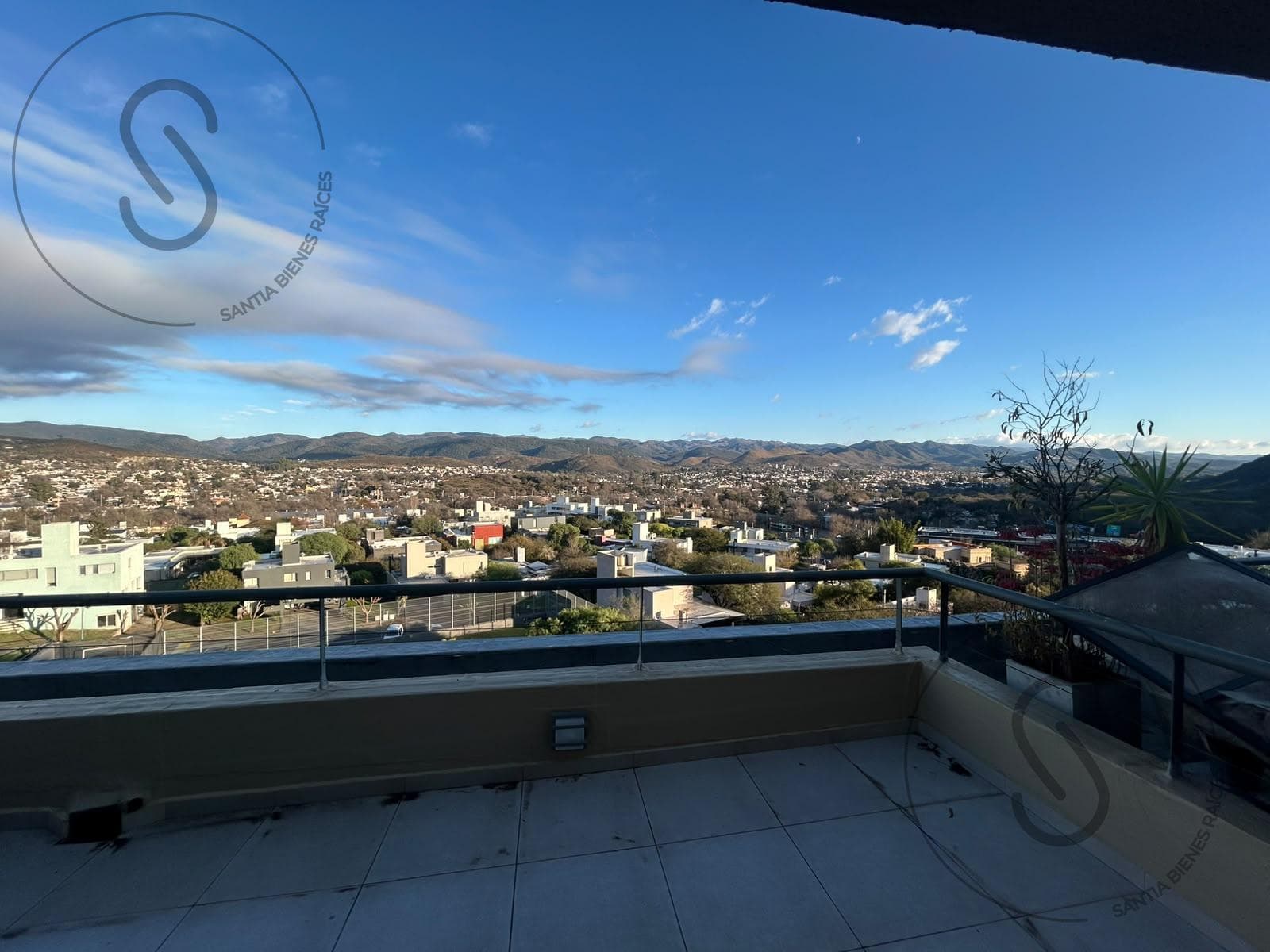 VENTA DEPTO 3 DORM CON 3 BAÑOS BALCON Y QUINCHO LA CUESTA VILLA RESIDENCIAL