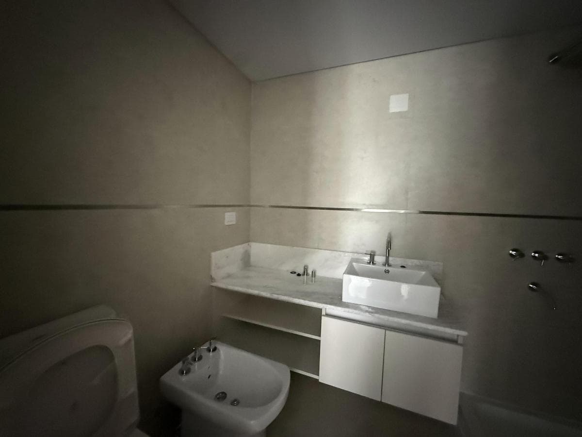 VENTA DEPARTAMENTO 2 DORMITORIOS COCHERA OPERA PARK ZONA NORTE