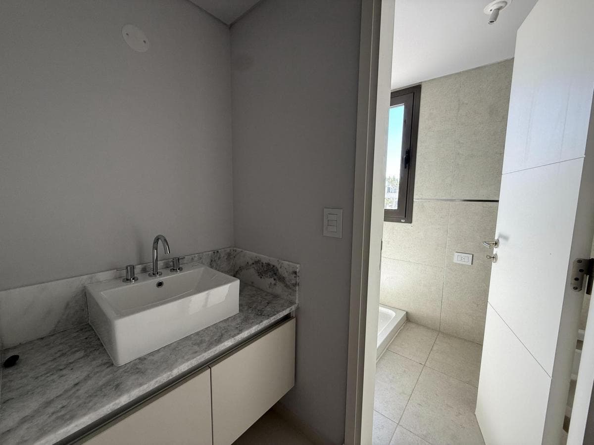 VENTA DEPARTAMENTO 2 DORMITORIOS COCHERA OPERA PARK ZONA NORTE