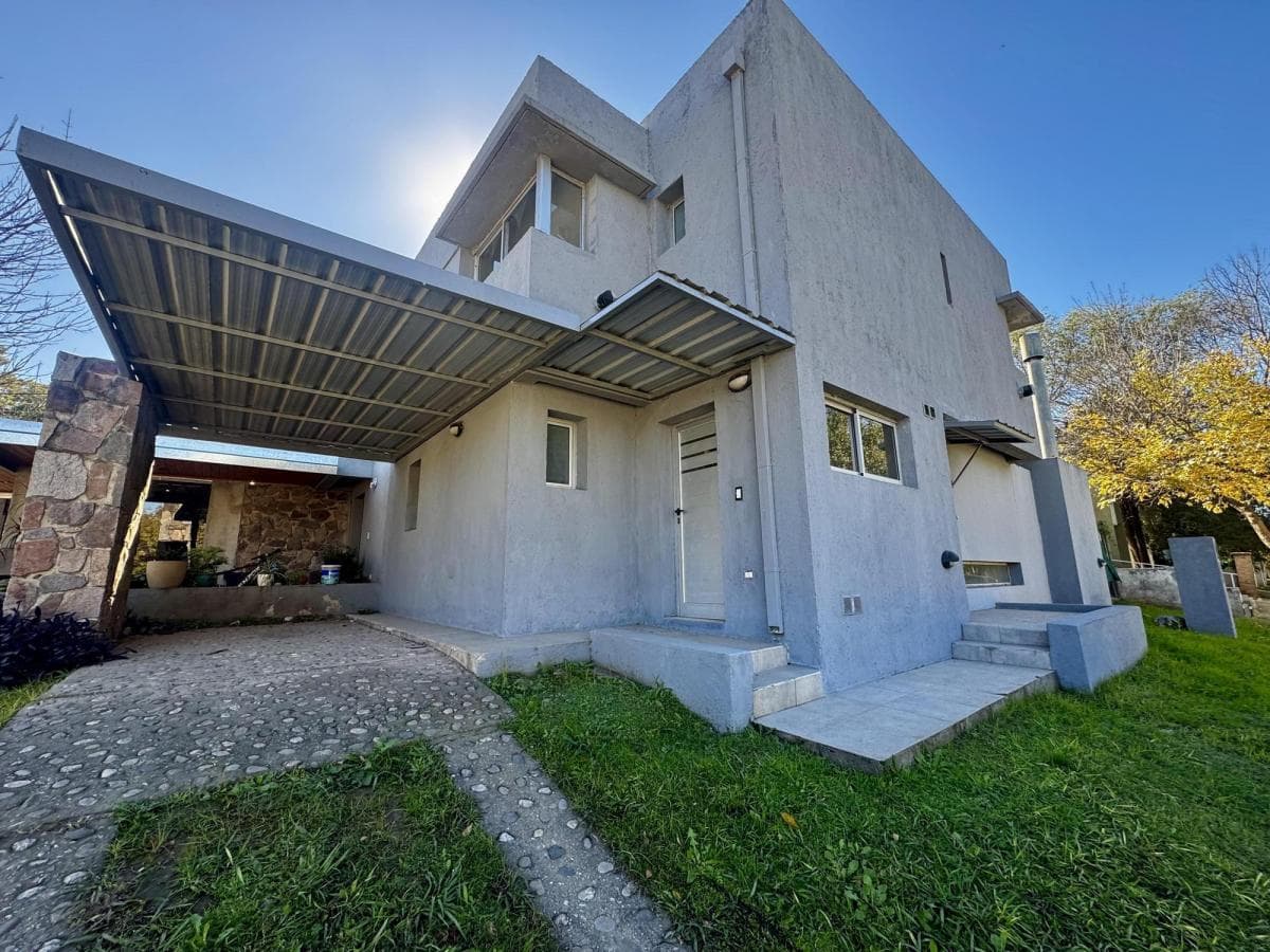 3-BEDROOM DUPLEX FOR SALE IN LA CATALINA—QUALIFIES FOR A MORTGAGE