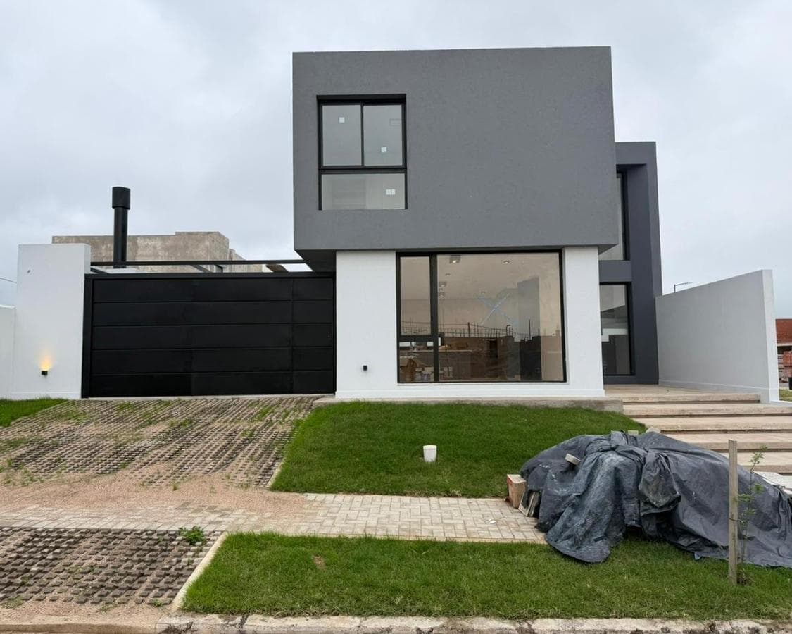 3-BEDROOM DUPLEX FOR SALE IN RINCONES DE MANANTIALES