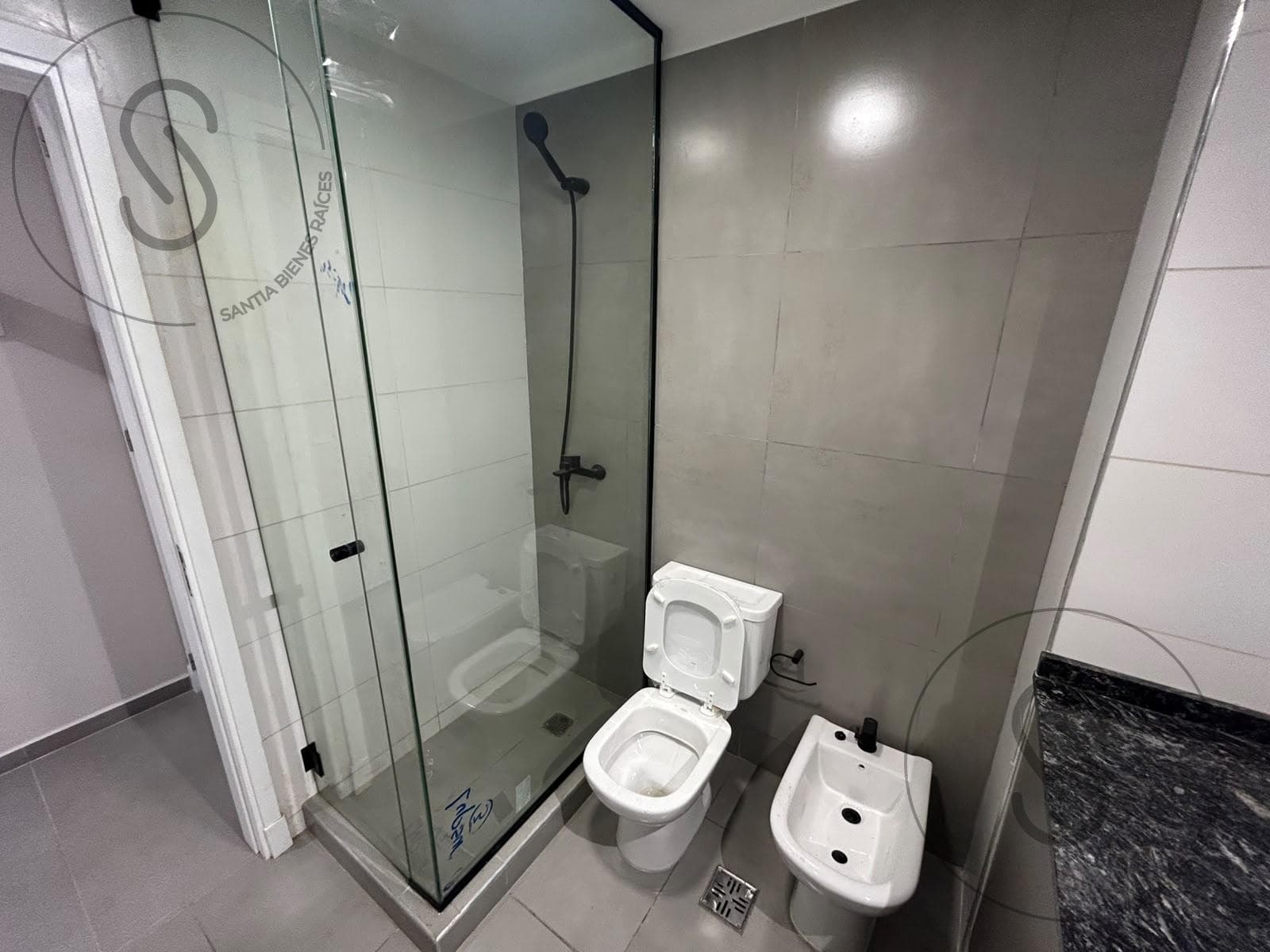 STUDIO APARTMENT FOR SALE WITH FRONT BALCONY AND BARBECUE IN NUEVA CBA