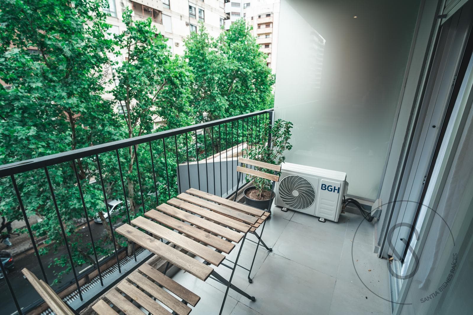 STUDIO APARTMENT FOR SALE WITH FRONT BALCONY AND BARBECUE IN NUEVA CBA