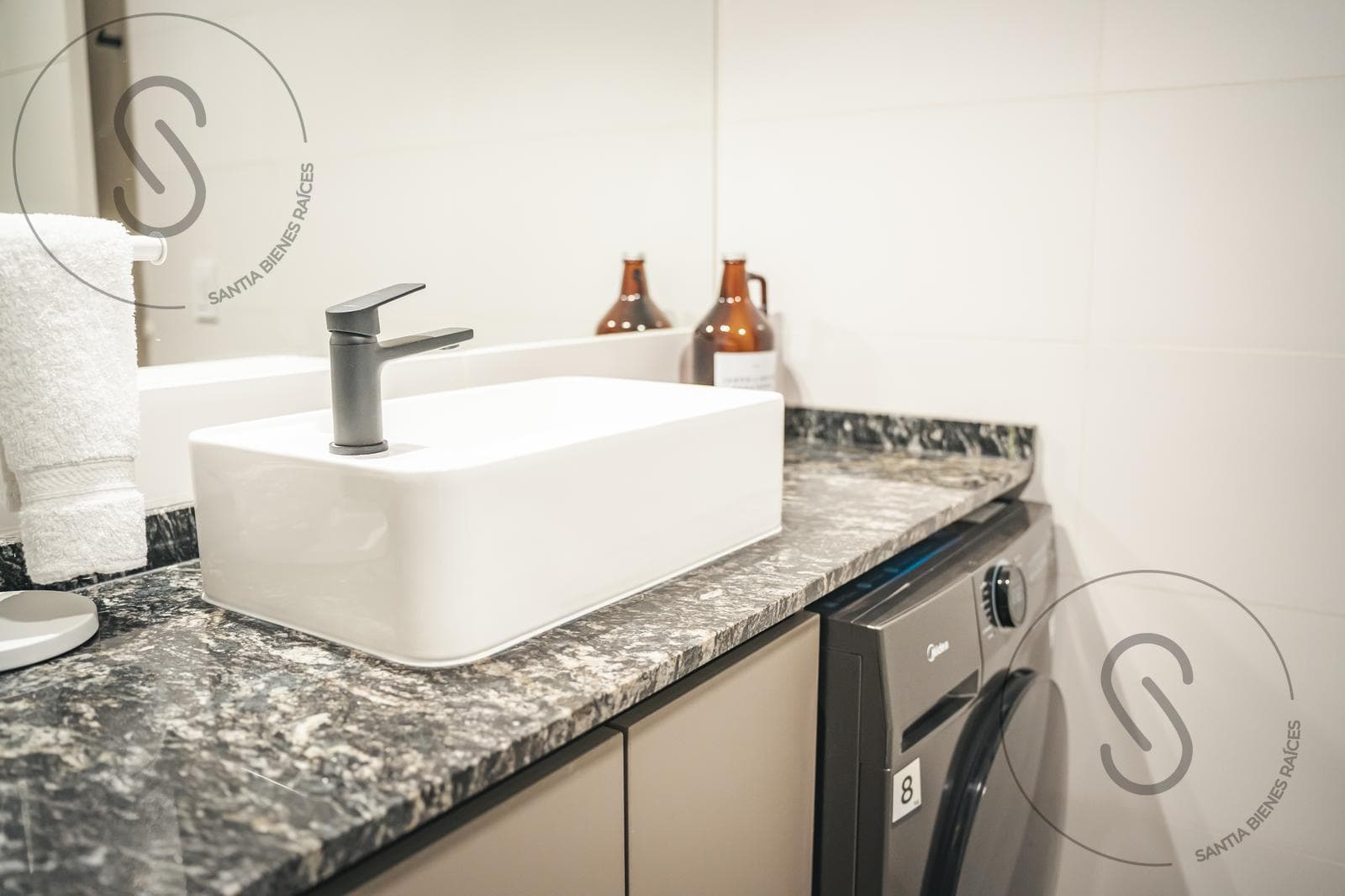 STUDIO APARTMENT FOR SALE WITH FRONT BALCONY AND BARBECUE IN NUEVA CBA