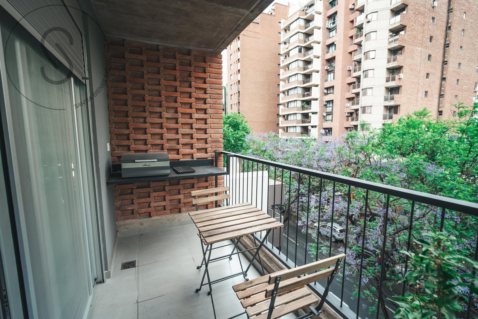 STUDIO APARTMENT FOR SALE WITH FRONT BALCONY AND BARBECUE IN NUEVA CBA