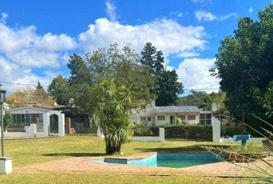 3-BEDROOM HOUSE FOR SALE IN TANTI VIEJO, LARGE PARK WITH A POOL!!