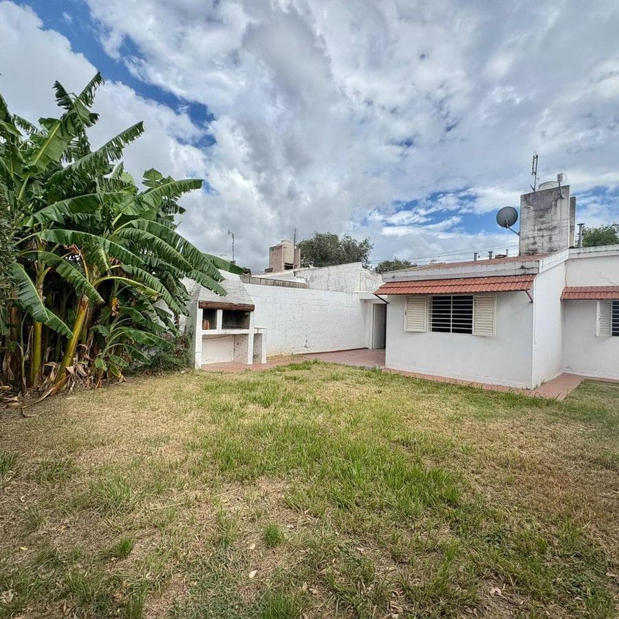 HOUSE FOR SALE: 2 BEDROOMS, SINGLE-STORY, ARGUELLO, CORDOBA—ELIGIBLE FOR A MORTGAGE