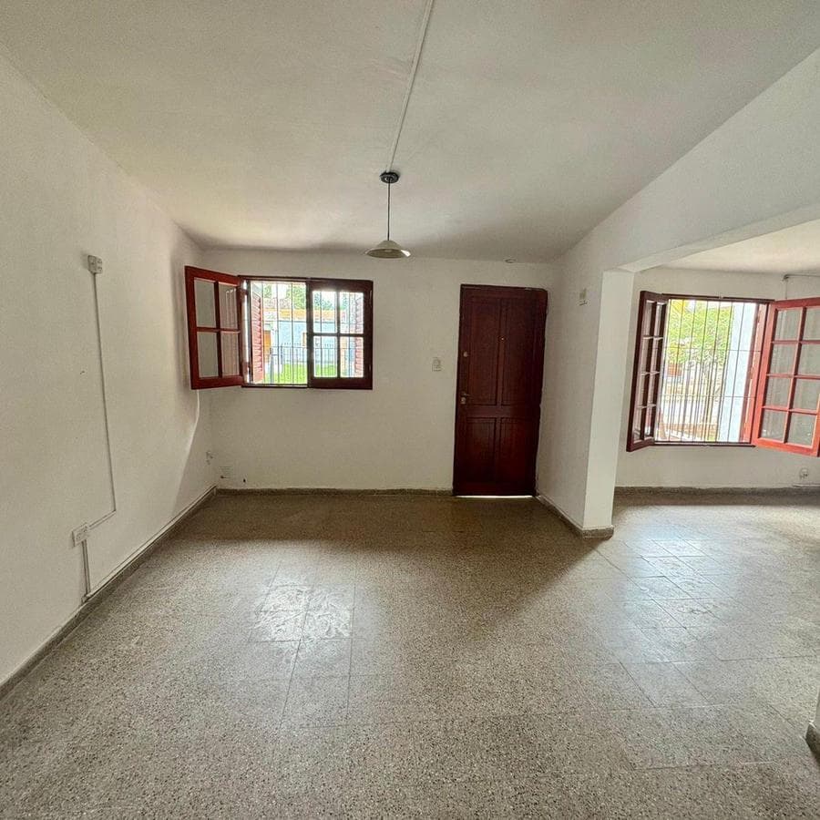 HOUSE FOR SALE: 2 BEDROOMS, SINGLE-STORY, ARGUELLO, CORDOBA—ELIGIBLE FOR A MORTGAGE