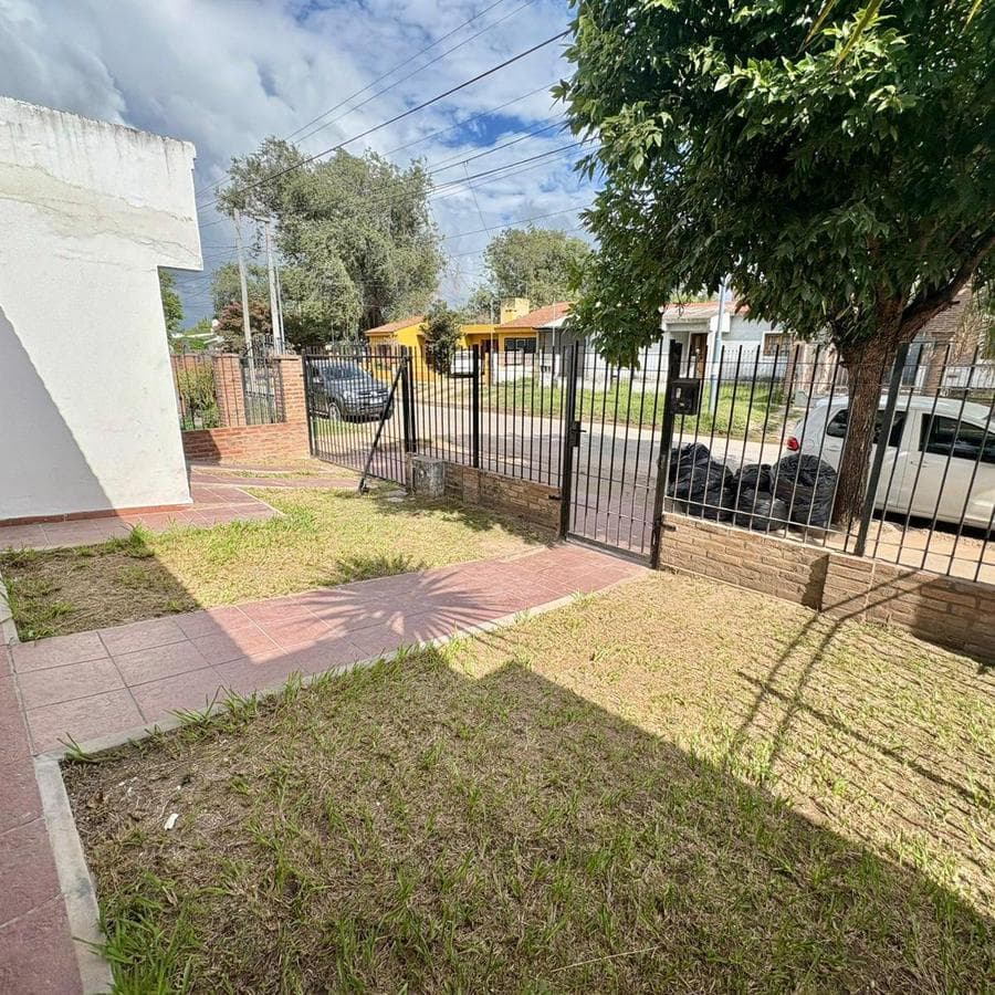 HOUSE FOR SALE: 2 BEDROOMS, SINGLE-STORY, ARGUELLO, CORDOBA—ELIGIBLE FOR A MORTGAGE