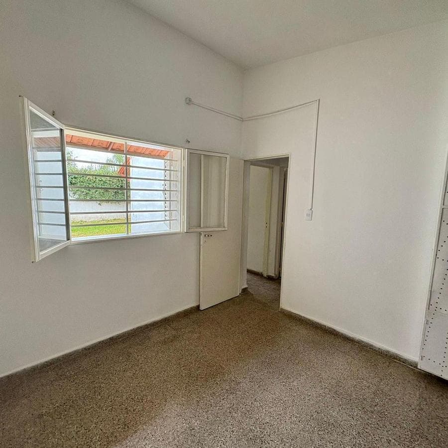 HOUSE FOR SALE: 2 BEDROOMS, SINGLE-STORY, ARGUELLO, CORDOBA—ELIGIBLE FOR A MORTGAGE