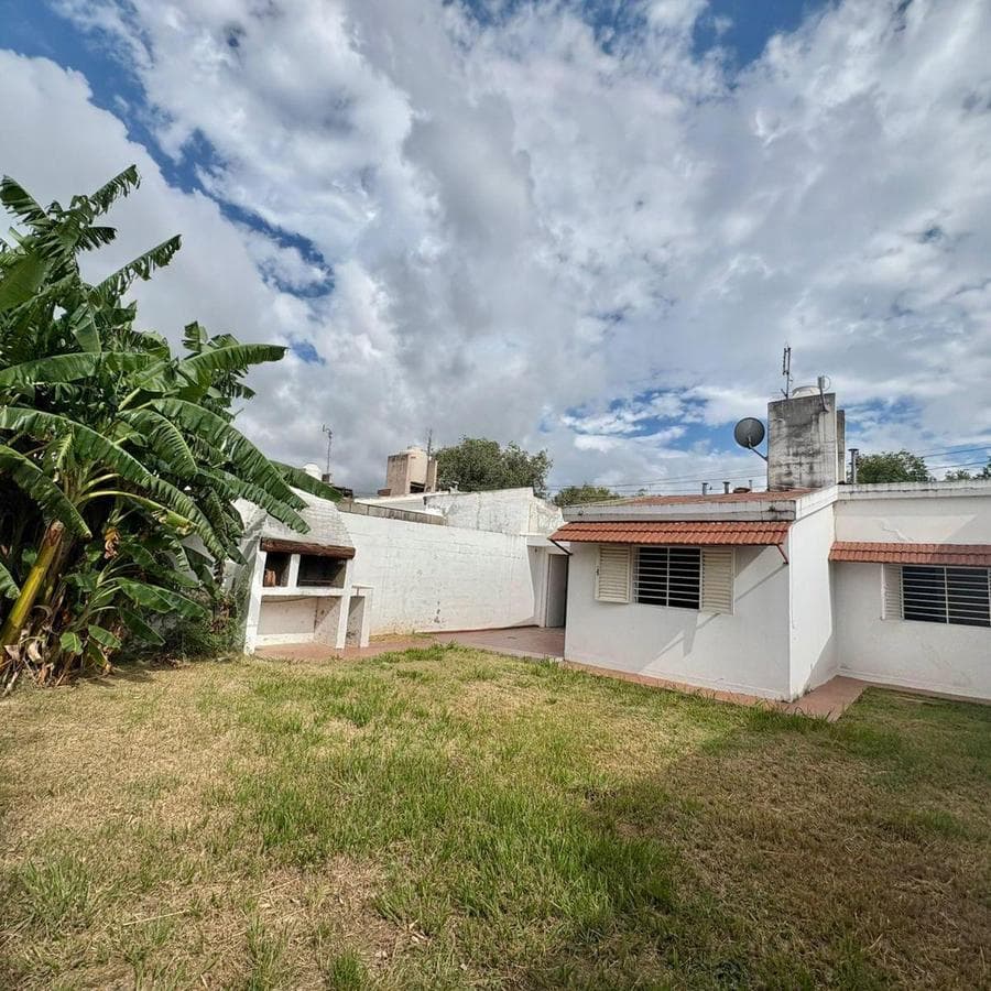 HOUSE FOR SALE: 2 BEDROOMS, SINGLE-STORY, ARGUELLO, CORDOBA—ELIGIBLE FOR A MORTGAGE