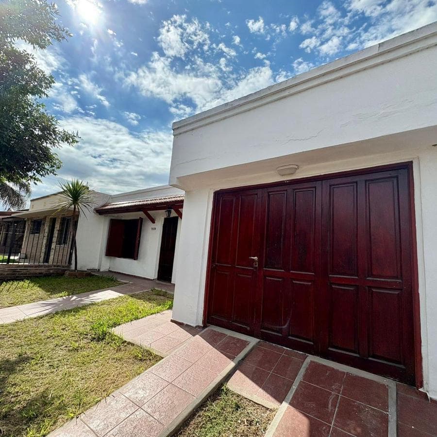 HOUSE FOR SALE: 2 BEDROOMS, SINGLE-STORY, ARGUELLO, CORDOBA—ELIGIBLE FOR A MORTGAGE