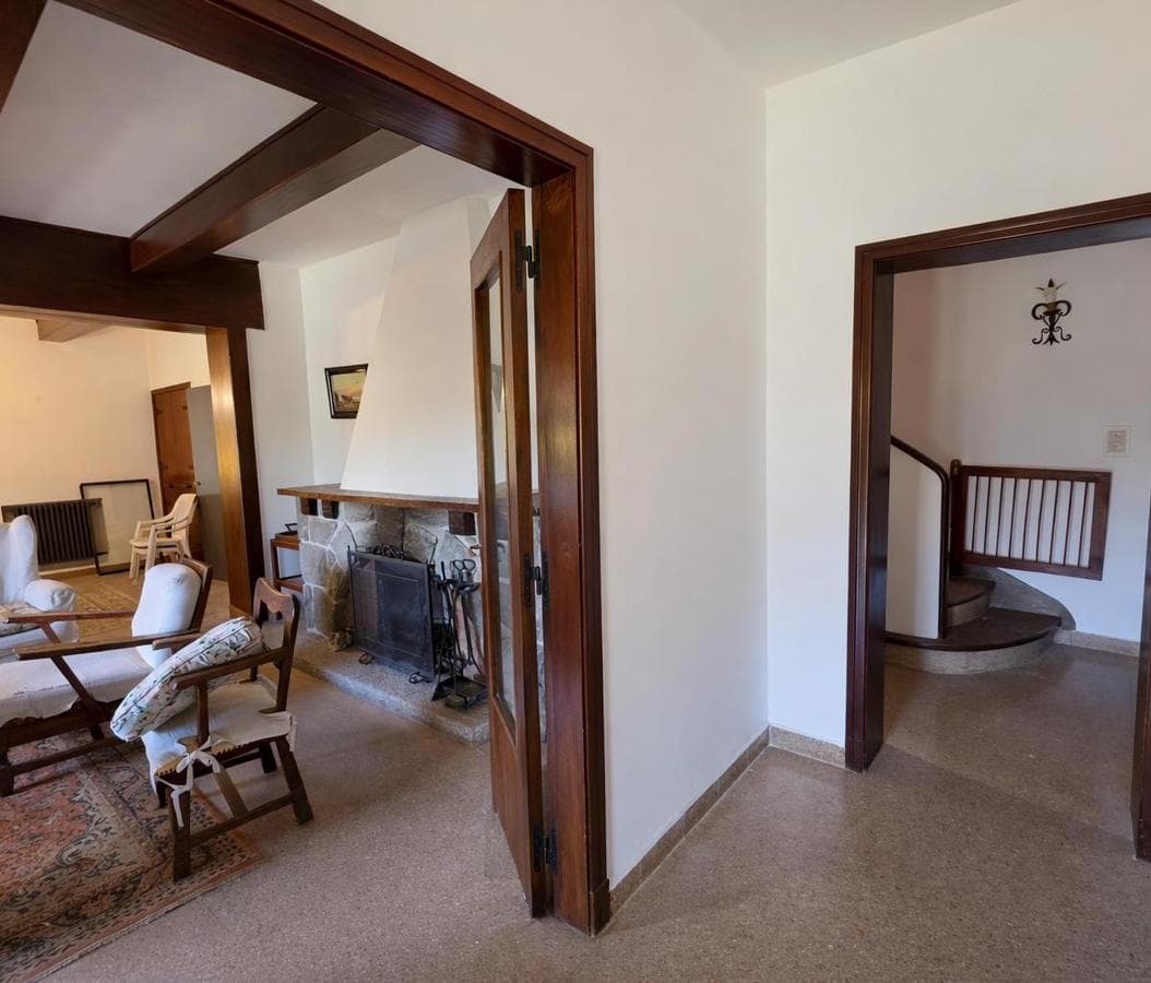 FOR SALE: LARGE HOUSE IN LA FALDA, EDEN NEIGHBORHOOD