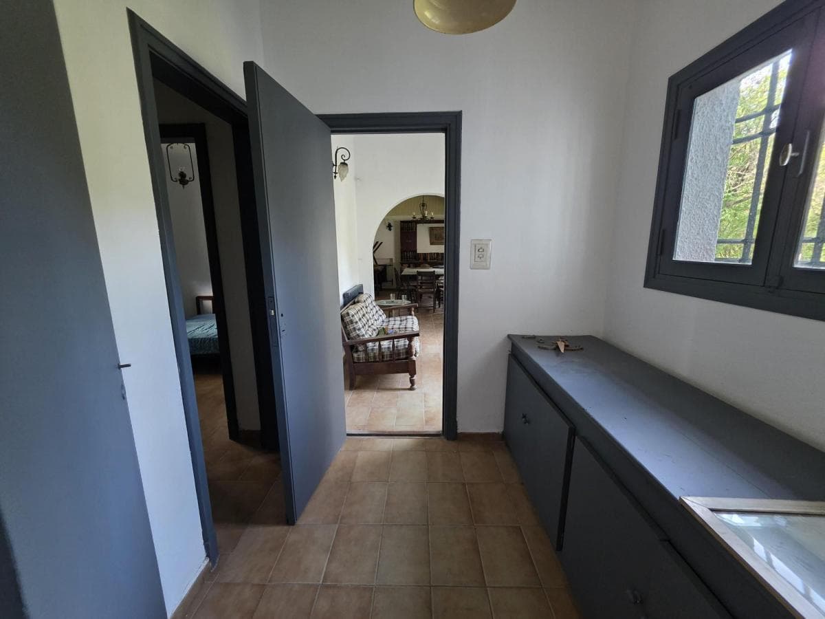 FOR SALE: LARGE HOUSE IN LA FALDA, EDEN NEIGHBORHOOD