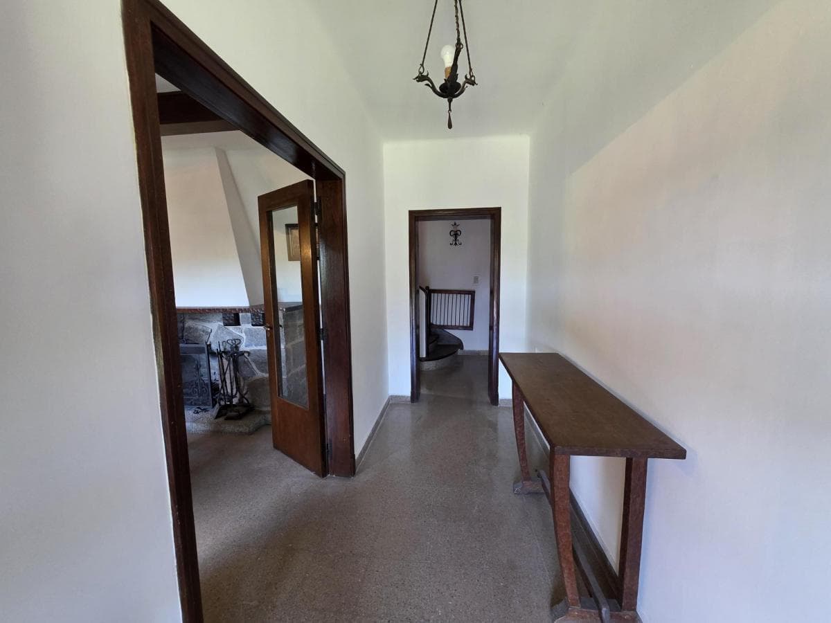 FOR SALE: LARGE HOUSE IN LA FALDA, EDEN NEIGHBORHOOD