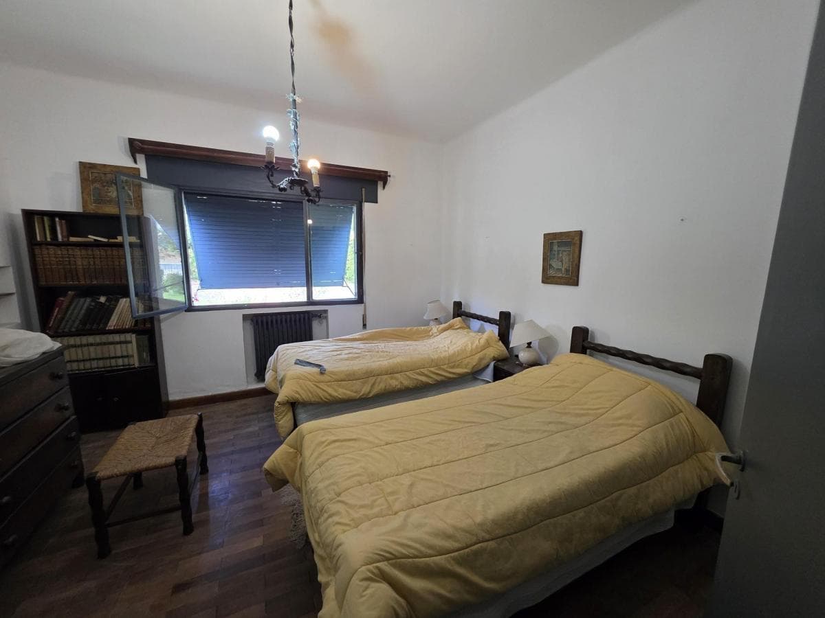 FOR SALE: LARGE HOUSE IN LA FALDA, EDEN NEIGHBORHOOD