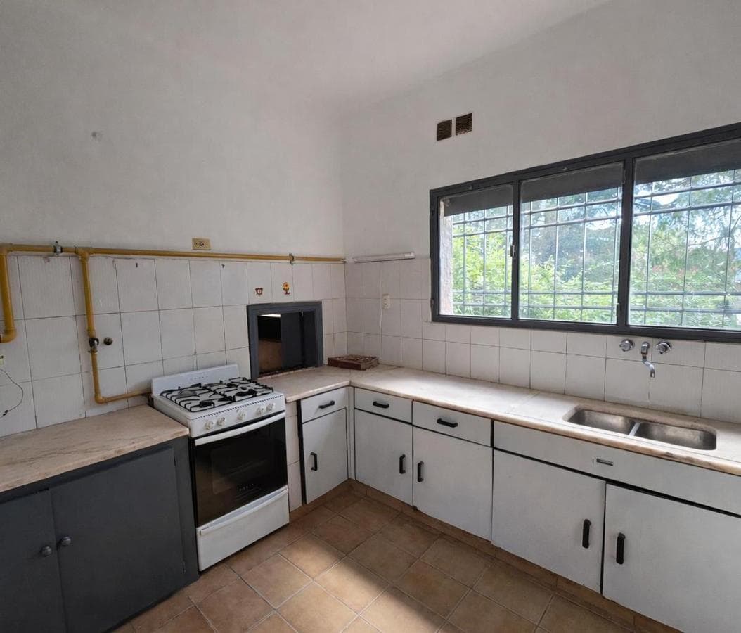 FOR SALE: LARGE HOUSE IN LA FALDA, EDEN NEIGHBORHOOD