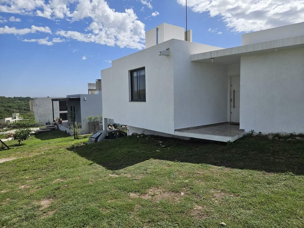 2-BEDROOM HOUSE FOR SALE IN CARLOS PAZ