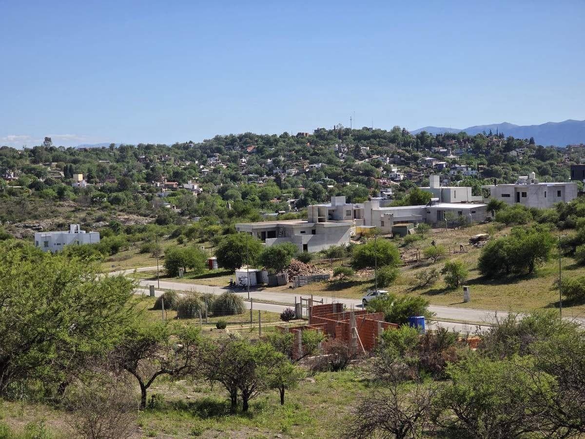 2-BEDROOM HOUSE FOR SALE IN CARLOS PAZ