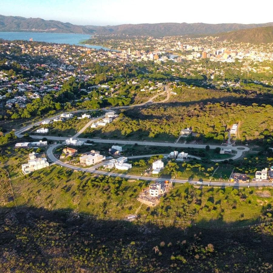 2-BEDROOM HOUSE FOR SALE IN CARLOS PAZ