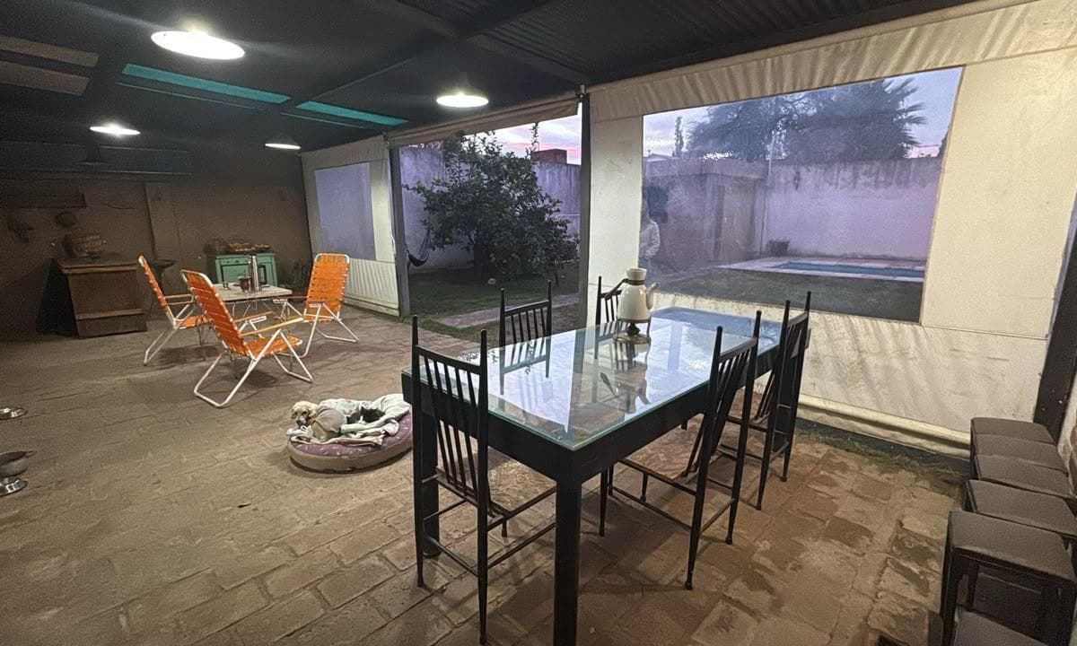 HOUSE, APARTMENT, OR COMMERCIAL SPACE FOR SALE ACROSS FROM THE CHURCH AND PLAZA IN VILLA ALLENDE, CORDOBA