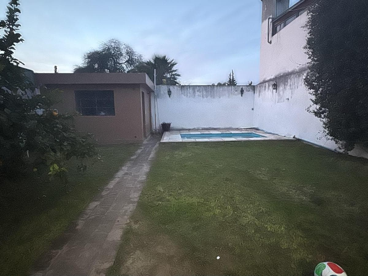 HOUSE, APARTMENT, OR COMMERCIAL SPACE FOR SALE ACROSS FROM THE CHURCH AND PLAZA IN VILLA ALLENDE, CORDOBA
