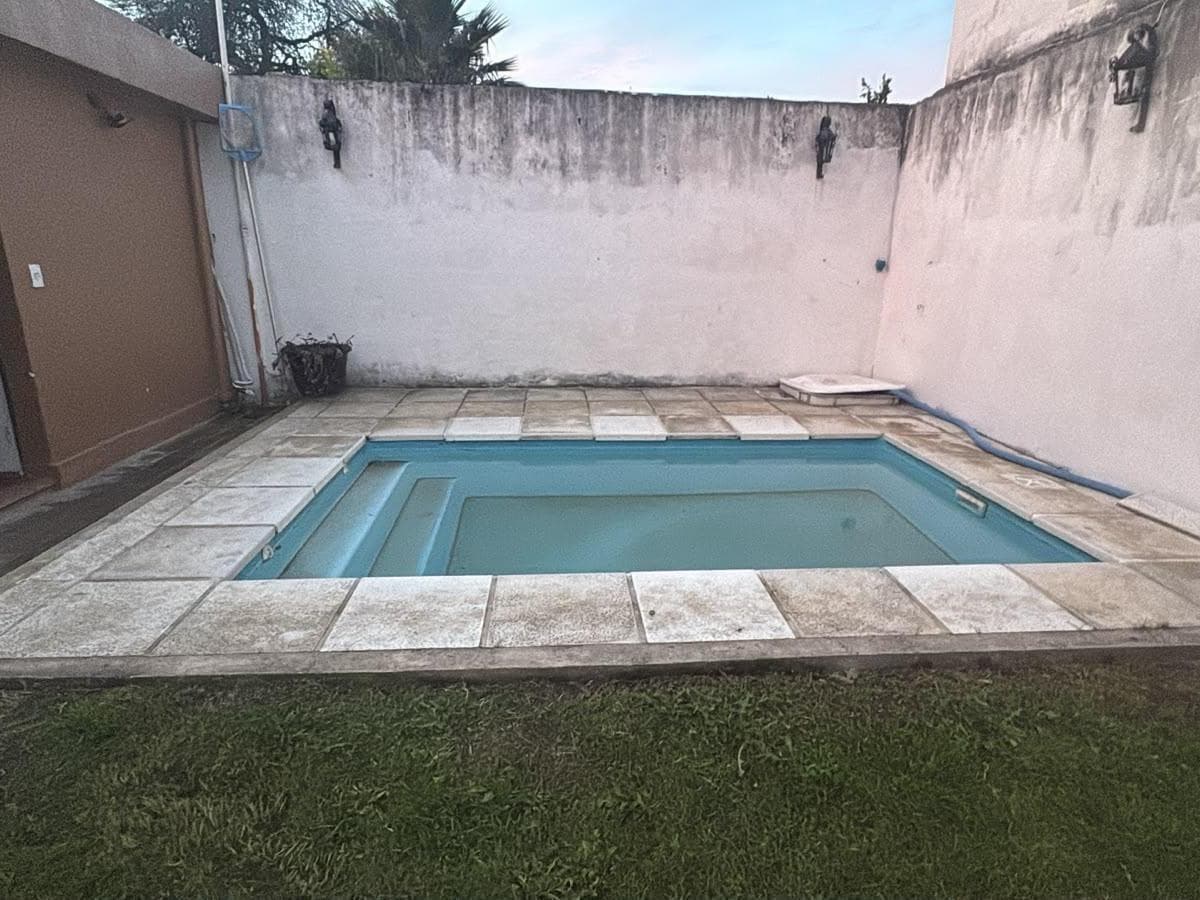 HOUSE, APARTMENT, OR COMMERCIAL SPACE FOR SALE ACROSS FROM THE CHURCH AND PLAZA IN VILLA ALLENDE, CORDOBA