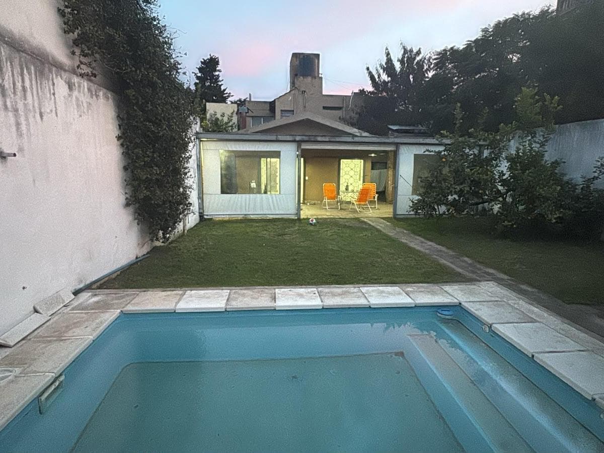 HOUSE, APARTMENT, OR COMMERCIAL SPACE FOR SALE ACROSS FROM THE CHURCH AND PLAZA IN VILLA ALLENDE, CORDOBA