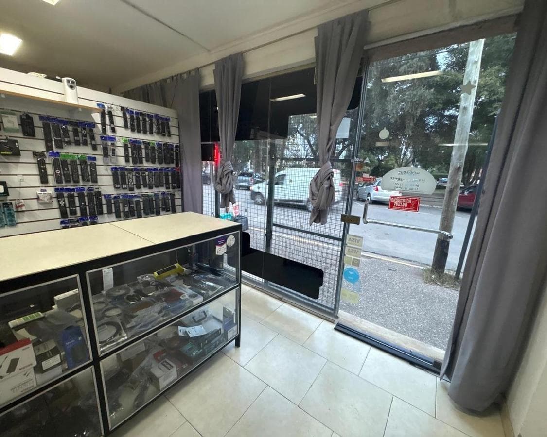 HOUSE, APARTMENT, OR COMMERCIAL SPACE FOR SALE ACROSS FROM THE CHURCH AND PLAZA IN VILLA ALLENDE, CORDOBA