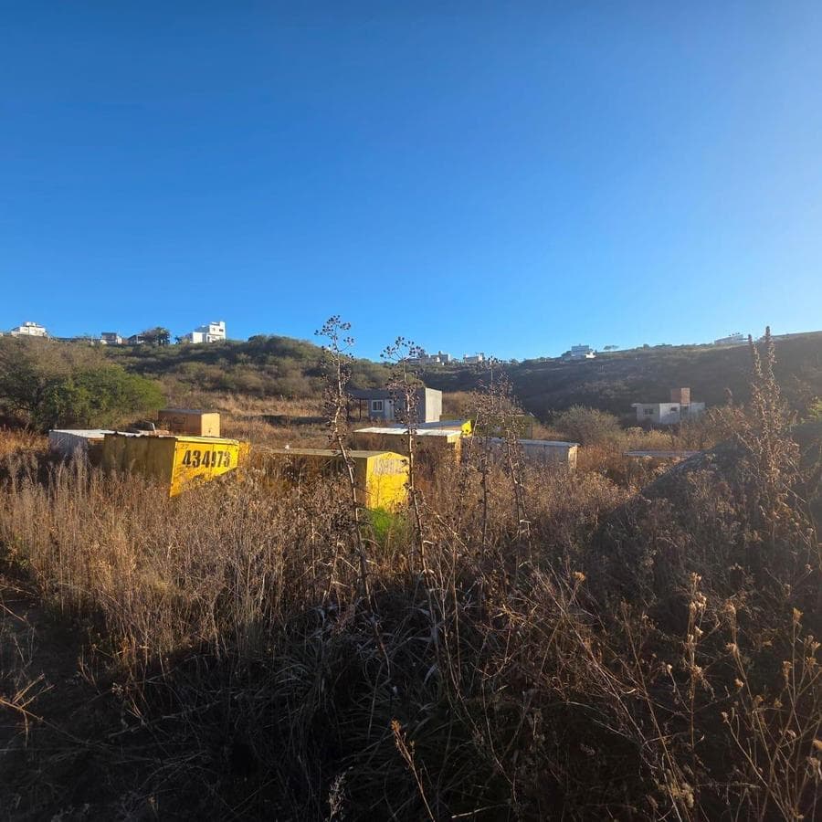 884 M² LOT FOR SALE IN THE VISTAS DEL LAGO NEIGHBORHOOD - CARLOS PAZ