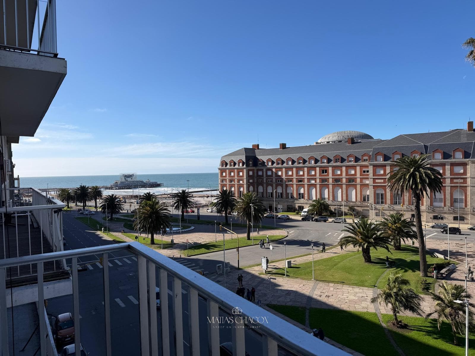 3-room apartment with an ocean view and a garage, completely renovated to look brand new
