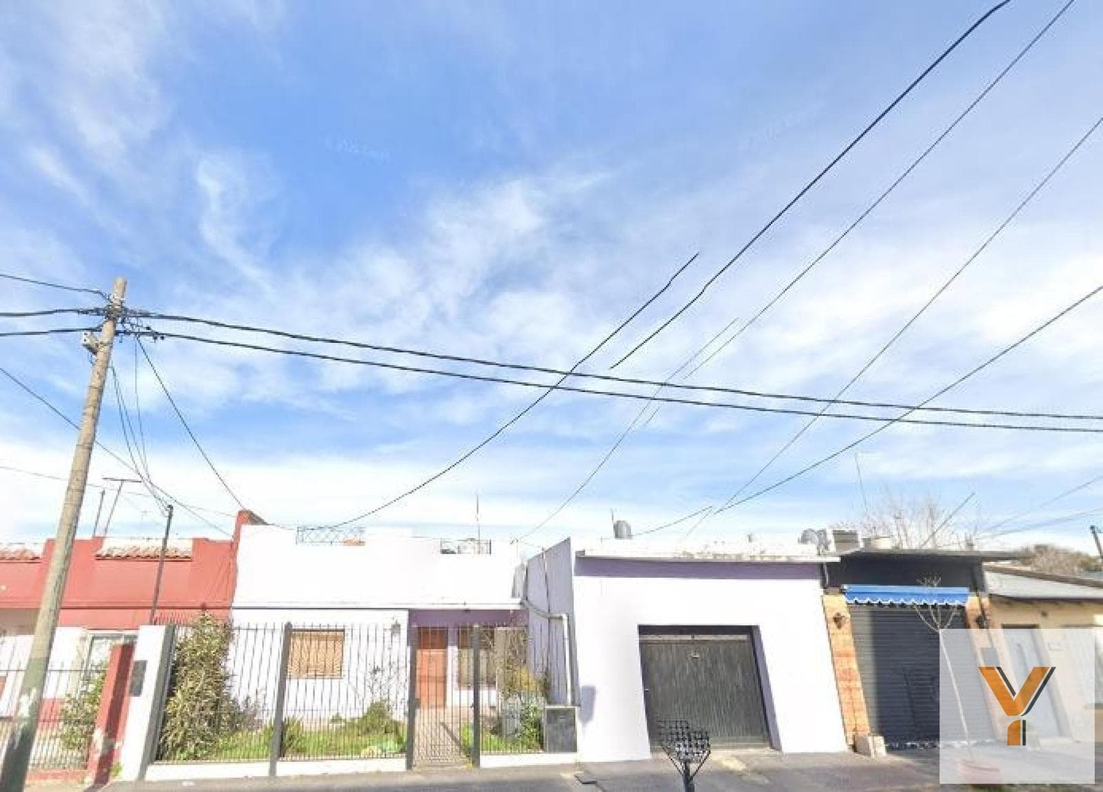 House for Sale - 2 Bedrooms, 1 Bathroom - 230 m - Lomas de Zamora (District)