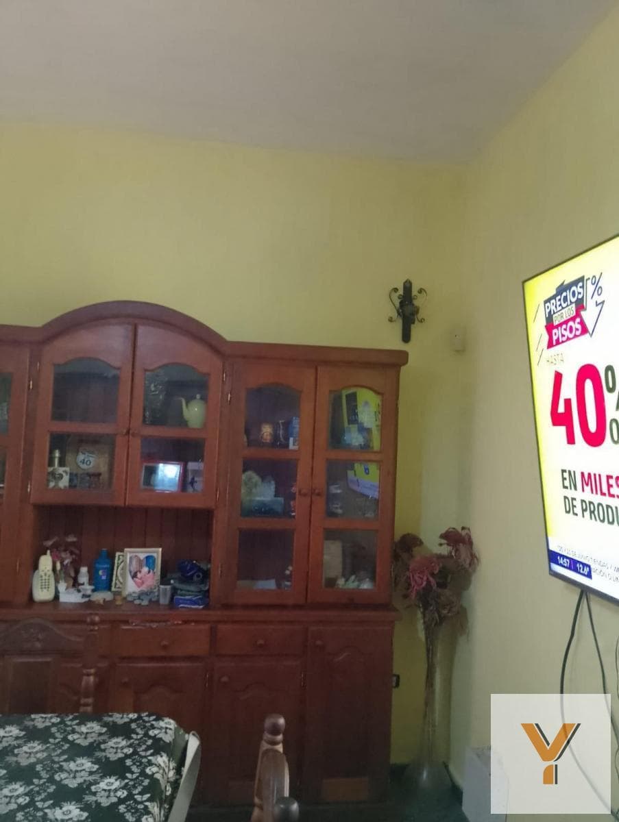 House for Sale - 2 Bedrooms, 1 Bathroom - 230 m - Lomas de Zamora (District)