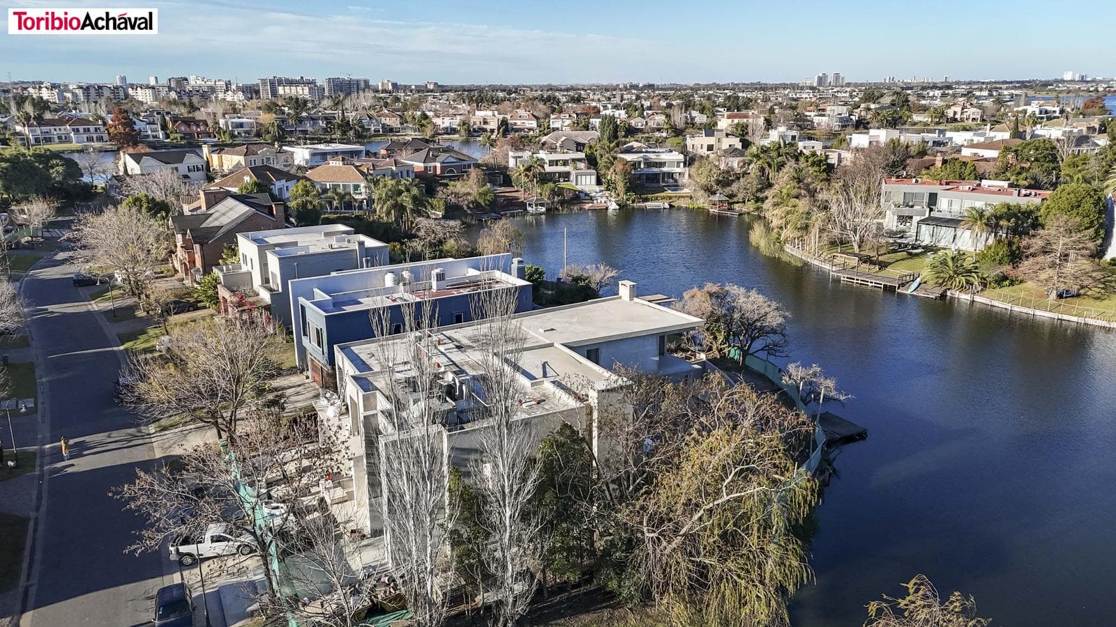 Exclusive premium waterfront home in Los Castores