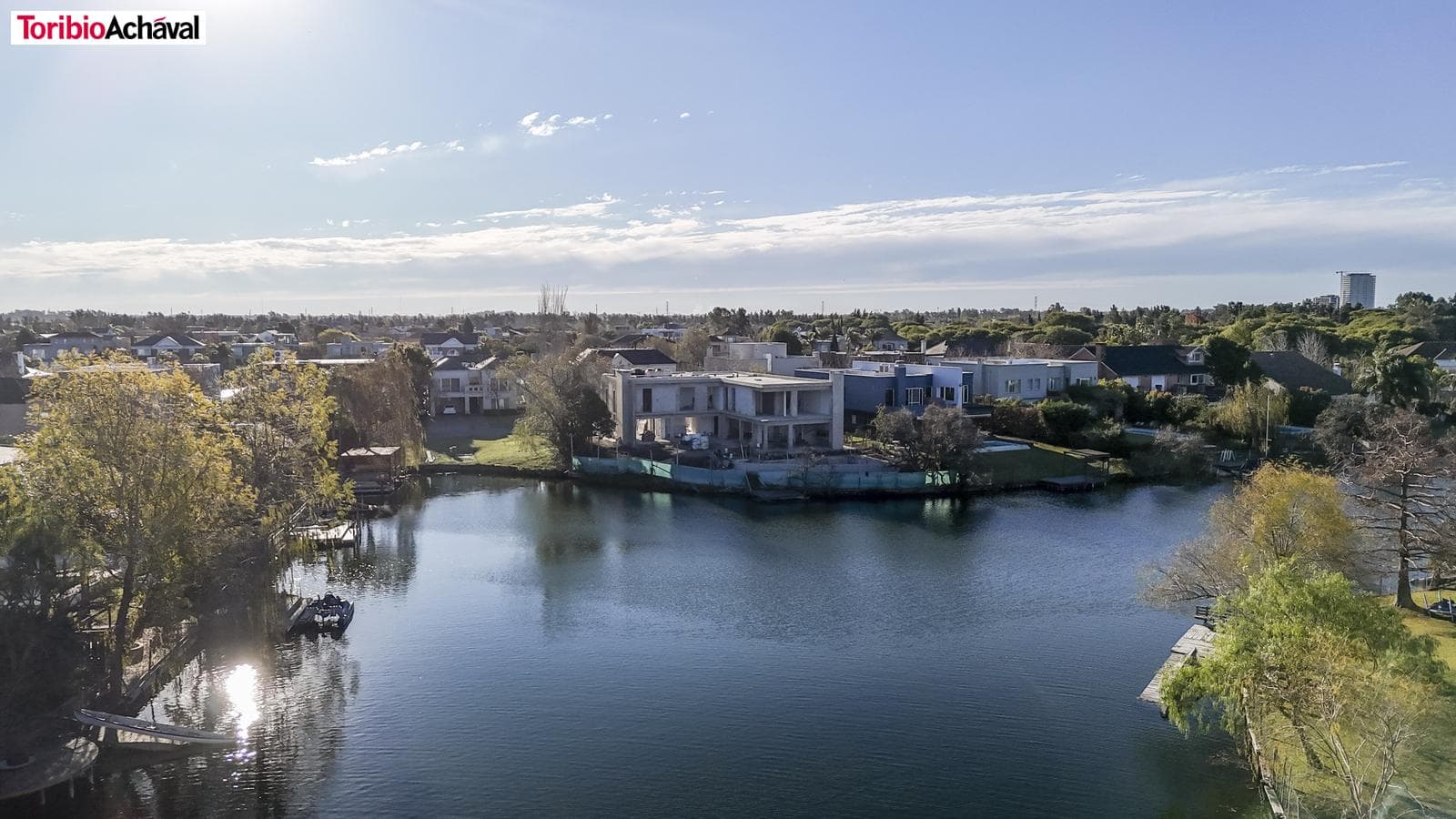 Exclusive premium waterfront home in Los Castores