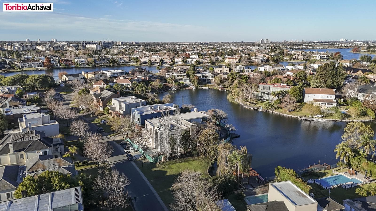 Exclusive premium waterfront home in Los Castores
