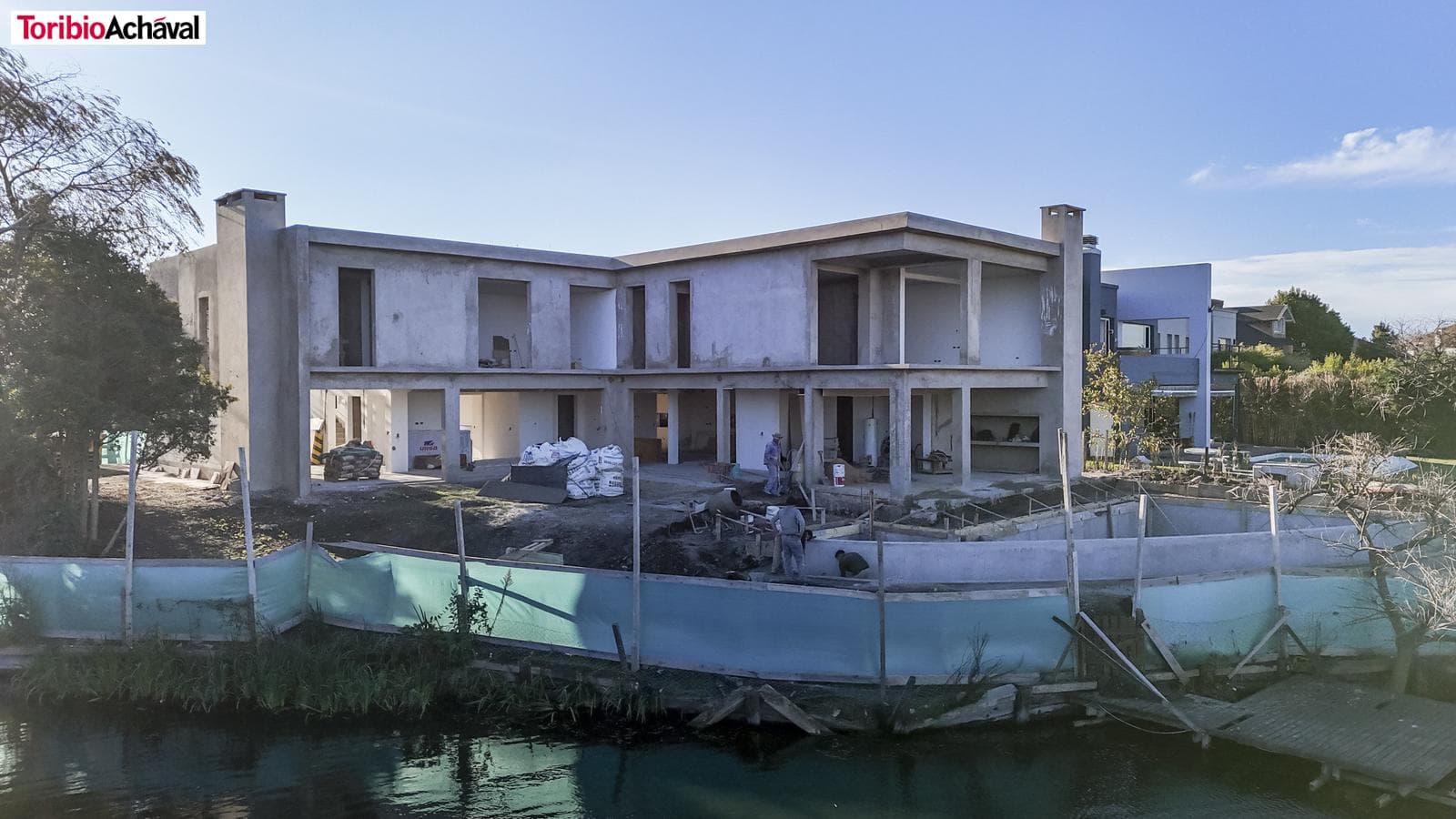 Exclusive premium waterfront home in Los Castores